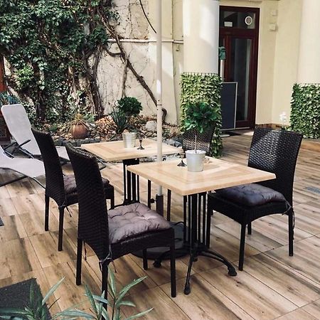Hotel Atrium Panzio Ostrzyhom Zewnętrze zdjęcie