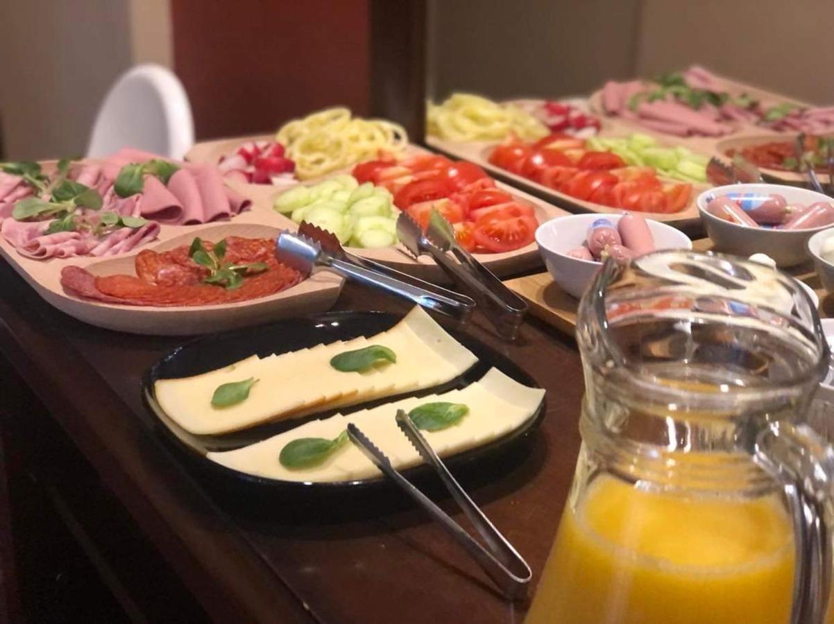 Hotel Atrium Panzio Ostrzyhom Zewnętrze zdjęcie