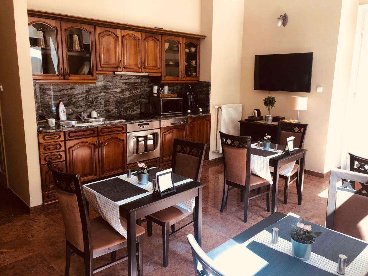 Hotel Atrium Panzio Ostrzyhom Zewnętrze zdjęcie